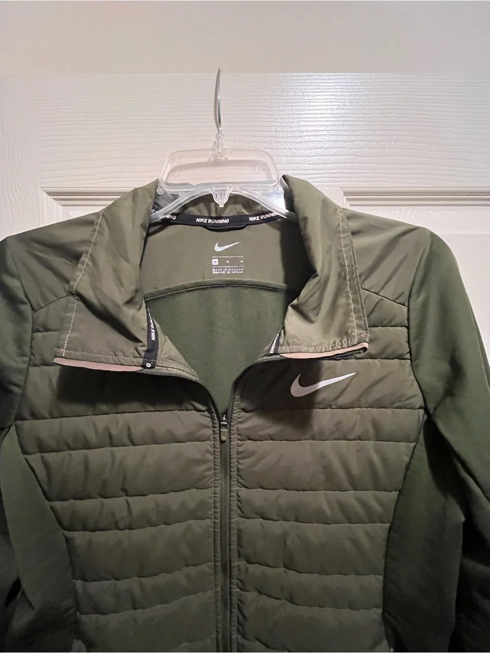 Nike Women's Therma-FIT Synthetic Fill Olive Green running jacket size medium